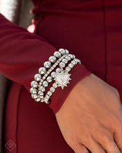 Load image into Gallery viewer, Paparazzi Accessories - Fiercely 5th Avenue - Complete Trend Blend