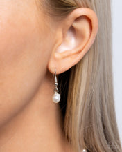 Load image into Gallery viewer, Paparazzi Accessories - Flourishing Finale - Multi