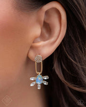 Load image into Gallery viewer, Paparazzi Accessories - Heirloom Headline - Gold