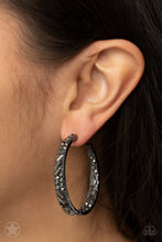 Load image into Gallery viewer, Paparazzi Accessories - GLITZY By Association - Black
