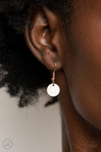 Load image into Gallery viewer, Paparazzi Accessories - Dont Get Bent Out Of Shape - Copper