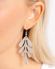 Load image into Gallery viewer, Paparazzi Accessories - A FROND Farewell - Silver
