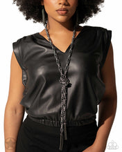 Load image into Gallery viewer, Paparazzi Accessories - SCARFed for Attention - Gunmetal
