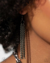 Load image into Gallery viewer, Paparazzi Accessories - SCARFed for Attention - Gunmetal
