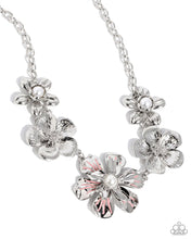 Load image into Gallery viewer, Paparazzi Accessories - FLOWER Move - Orange

