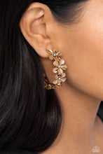 Load image into Gallery viewer, Paparazzi Accessories - Floral Flamenco - Gold
