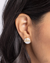 Load image into Gallery viewer, Paparazzi Accessories - Mermaidcore - Gold
