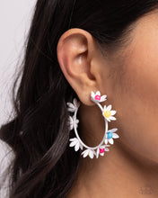Load image into Gallery viewer, Paparazzi Accessories - Flower Vine - Multi
