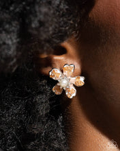 Load image into Gallery viewer, Paparazzi Accessories - Chiseled Casino - Brown
