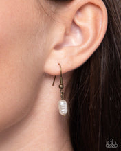 Load image into Gallery viewer, Paparazzi Accessories - Pearl Profession - Brass
