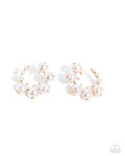 Load image into Gallery viewer, Paparazzi Accessories - Castle Courting - Gold
