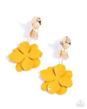 Load image into Gallery viewer, Paparazzi Accessories - Malibu Moderato - Gold
