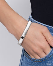 Load image into Gallery viewer, Paparazzi Accessories - Surprising Solo - Black
