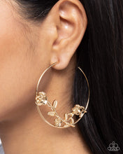 Load image into Gallery viewer, Paparazzi Accessories - Blooming Benefit - Gold
