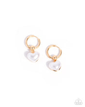 Load image into Gallery viewer, Paparazzi Accessories - Carriage Chic - Gold

