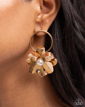 Load image into Gallery viewer, Paparazzi Accessories - Backyard Bling - Gold
