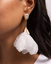 Load image into Gallery viewer, Paparazzi Accessories - Corps de Ballet - Gold
