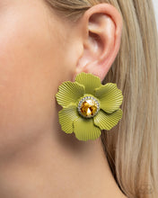 Load image into Gallery viewer, Paparazzi Accessories - Organic Growth - Green
