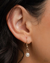 Load image into Gallery viewer, Paparazzi Accessories - Complete Look - Wiry Waymaker - Gold
