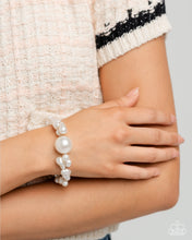 Load image into Gallery viewer, Paparazzi Accessories - Complete Look - Wiry Waymaker - Gold
