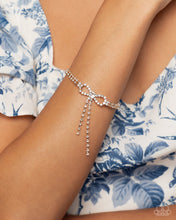 Load image into Gallery viewer, Paparazzi Accessories - Complete Look - Gold

