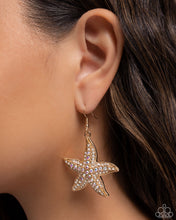 Load image into Gallery viewer, Paparazzi Accessories - Starfish Spectacle - Gold
