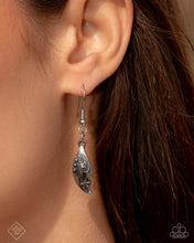 Load image into Gallery viewer, Paparazzi Accessories - Moderate Merriment - Green
