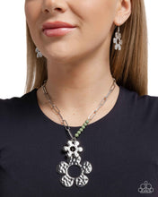 Load image into Gallery viewer, Paparazzi Accessories - Seeing FLORAL - Green
