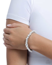 Load image into Gallery viewer, Paparazzi Accessories - Principal Pearls - White
