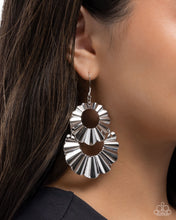 Load image into Gallery viewer, Paparazzi Accessories - Crimped Consistency - Silver
