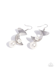 Load image into Gallery viewer, Paparazzi Accessories - Curator Chic - White

