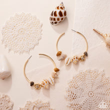 Load image into Gallery viewer, Paparazzi Accessories - Seashell Sonnet - Gold
