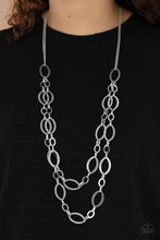 Load image into Gallery viewer, Paparazzi Accessories - The OVAL-achiever - Silver
