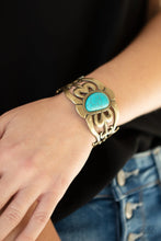 Load image into Gallery viewer, Paparazzi Accessories - The MESAS are Calling - Brass
