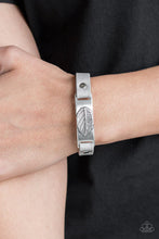 Load image into Gallery viewer, Paparazzi Accessories - Take The LEAF - Silver
