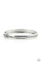 Load image into Gallery viewer, Paparazzi - Urban Reign - Silver
