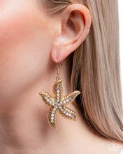 Load image into Gallery viewer, Paparazzi Accessories - Seize the Starfish - Gold
