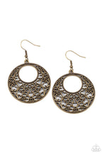 Load image into Gallery viewer, Paparazzi Accessories - Vineyard Romance - Brass

