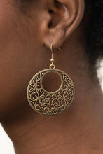 Load image into Gallery viewer, Paparazzi Accessories - Vineyard Romance - Brass
