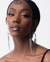 Load image into Gallery viewer, Paparazzi Accessories - Focused Fringe - Black
