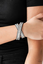 Load image into Gallery viewer, Paparazzi Accessories - Rocker Rivalry - Black
