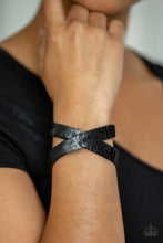 Load image into Gallery viewer, Paparazzi Accessories - Under The SEQUINS - Black/Gold
