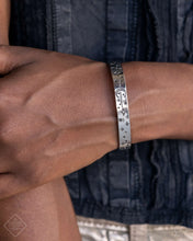 Load image into Gallery viewer, Paparazzi Accessories - Celestial Captain - Silver
