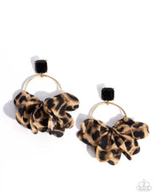 Load image into Gallery viewer, Paparazzi Accessories - Charming Cheetah - Gold
