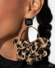 Load image into Gallery viewer, Paparazzi Accessories - Charming Cheetah - Gold
