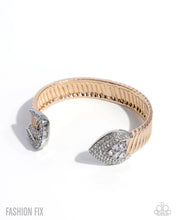 Load image into Gallery viewer, Paparazzi Accessories - Fashion Forward Feature - Gold
