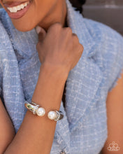 Load image into Gallery viewer, Paparazzi Accessories - Breathtaking Balance - White
