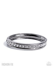 Load image into Gallery viewer, Paparazzi Accessories - Dangerously Defiant - Black
