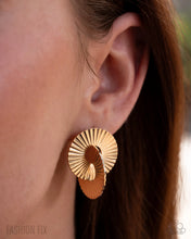 Load image into Gallery viewer, Paparazzi Accessories - Perceptive Prize - Gold
