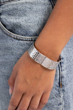 Load image into Gallery viewer, Paparazzi Accessories - Textured Traveler - Silver
